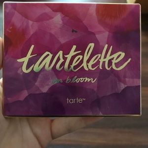 Tart in bloom pallet